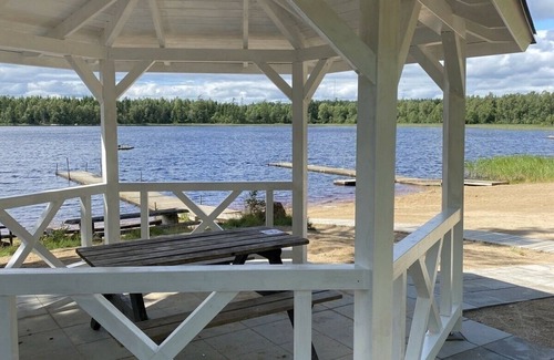 Ryd House | Spacious Ryd Retreat: Perfect for Families and Pets