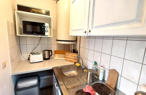 Juliusruh House | Cozy Holiday Home for 4 with Kitchen in Breege