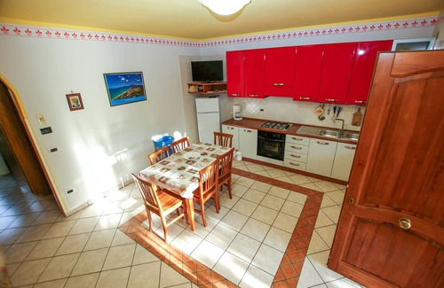 Marina di Ascea House | Cozy 90m² Retreat for 8 with Ocean Views in Marina di Ascea