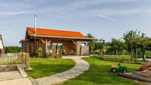 Riedhausen House | Ferienhaus Fichtenzauber - Naturidylle am Wildgehege & Pfrunger Ried - Nähe Bodensee