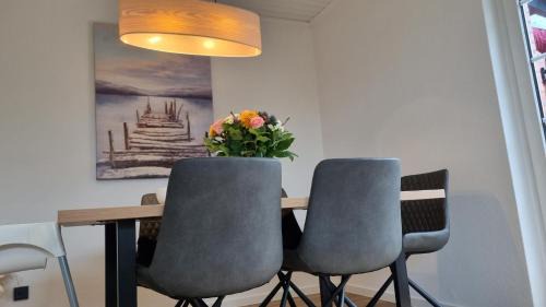 Dornumersiel House | Discover Ferienhaus-Friesenengel: Family & Pet Friendly Retreat