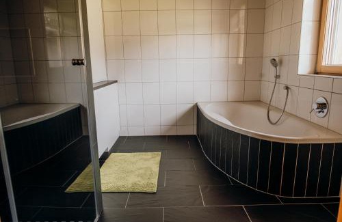 Au House | FuchsbAu: Family-Friendly Retreat with Perfect 10 Review!