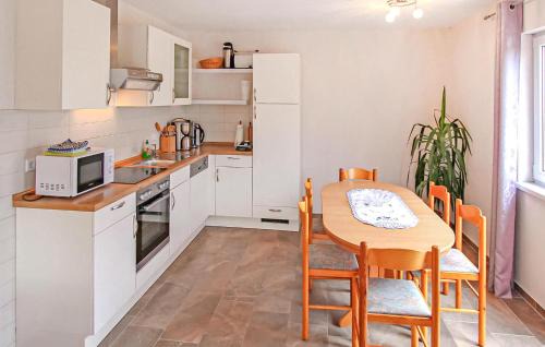 Funkenhagen House | Cozy Ferienhaus Funkenhagen: Family & Pet-Friendly Retreat