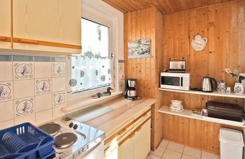 Rugen Island House | Cozy 1 Bedroom Accommodation in Garz auf Rügen