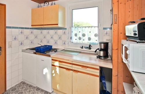 Rugen Island House | Cozy 1 Bedroom Accommodation in Garz auf Rügen