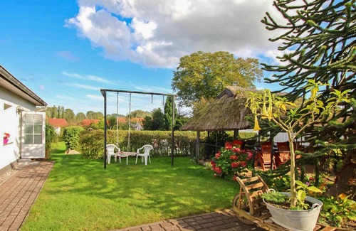 Rugen Island House | Cozy 1 Bedroom Accommodation in Garz auf Rügen