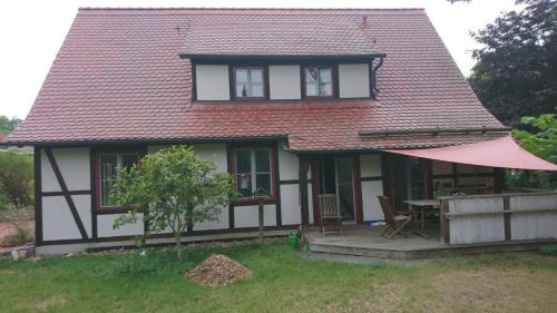 Kranichfeld Apartment | Oceanfront Retreat at Ferienhaus Gebind - Family Friendly Escape