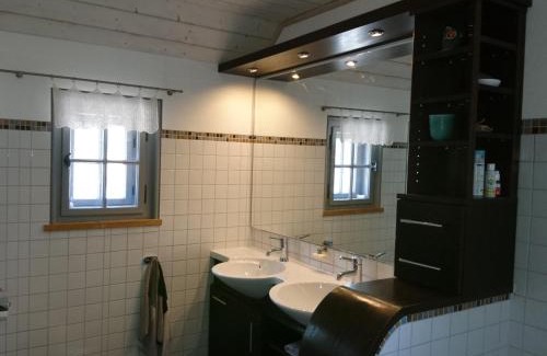 Kranichfeld Apartment | Oceanfront Retreat at Ferienhaus Gebind - Family Friendly Escape