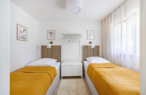 Joachimsthal House | Ferienhaus Goldene Zeit I Terasse I Parkplatz I 3 SZ I 2 Bäder I 2 min zum See