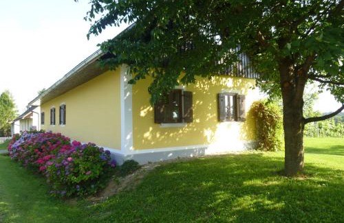 Seggauberg House | Oceanfront Family Retreat at Ferienhaus Gründl, Rated 9/10