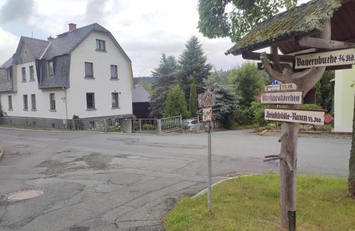 Bad Elster Apartment | FerienHaus "Grimberg" & großes Grundstück
