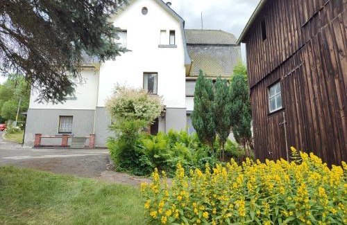 Bad Elster Apartment | FerienHaus "Grimberg" & großes Grundstück