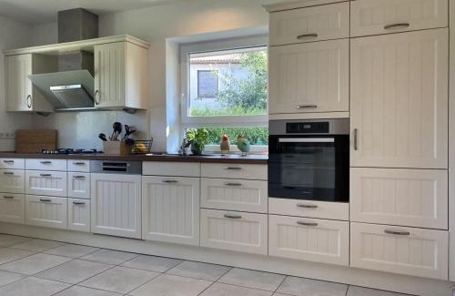 Wurster Nordseekuste House | Explore Ferienhaus Große Freiheit: Top-Rated Family Retreat