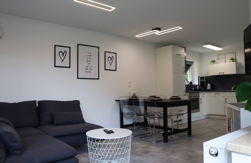 Ebermannstadt House | Ocean View Retreat at Häusla 18a - Guest Rated 10/10