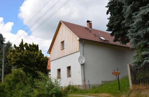 Naundorf House | Cozy Ferienhaus in Naundorf with Grill and Sauna