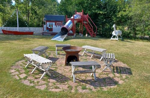 Rosenfors House | Pet-Friendly Ferienhaus Heidi with Ocean View & Hot Tub
