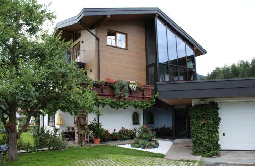 Koessen Apartment | Discover Ferienhaus Hetzenauer: 4-Star Pet-Friendly Retreat