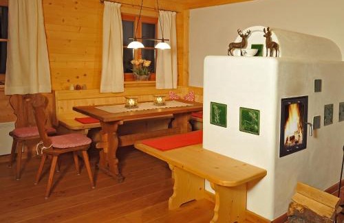 Reit im Winkl House | Beautiful Ferienhaus Hirschhäusl with Oceanfront Views