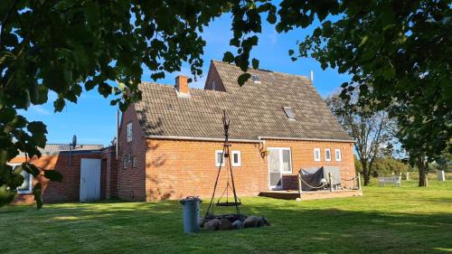 Emmelsbuell-Horsbuell House | Family-Friendly Ferienhaus Hoddebüll near the North Sea