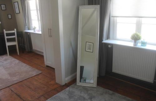 Remscheid Apartment | Pet-Friendly Ferienwohnung Hof: Guest Rated 9.8/10