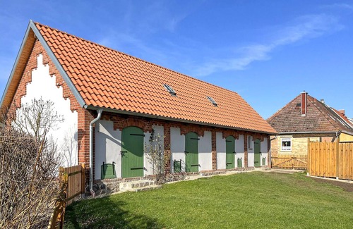 Hohen Demzin House | Charming Holiday Home: Former Watermill with Spa & Kitchen