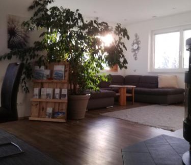 Hochpillberg House | Family-Friendly Ferienhaus Hubertus for 8 Guests