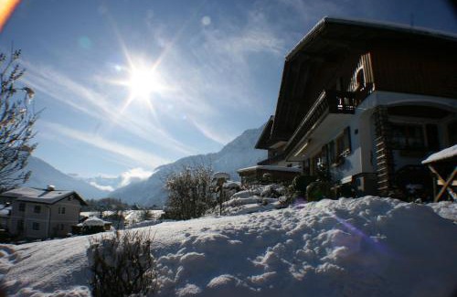 Bad Goisern Apartment | Discover Ferienhaus Hummelbrunner: Family-Friendly Retreat