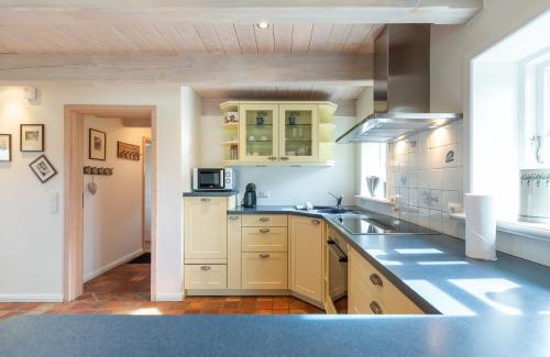 Risum-Lindholm House | Experience Comfort at Ferienhaus Hyggehüs with Hot Tub