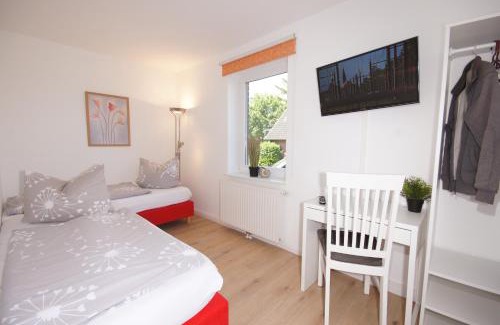 Groemitz House | Relax at Ferienhaus II Wiesenblick with Ocean View & Pool