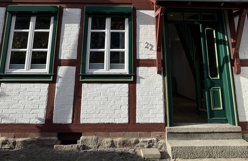 Wernigerode Old Town House | Explore Ferienhaus im Altstadtzentrum: Family-Friendly Retreat