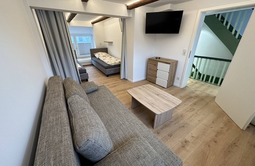 Wernigerode Old Town House | Explore Ferienhaus im Altstadtzentrum: Family-Friendly Retreat