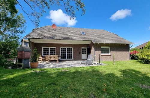Dornum House | Discover Ocean View Comfort at Ferienhaus Im Hasengrund