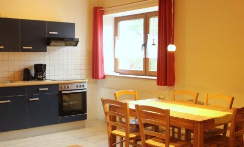 Nieder-Kainsbach Apartment | Discover Fewohaus in der Obstwiese with Ocean Views