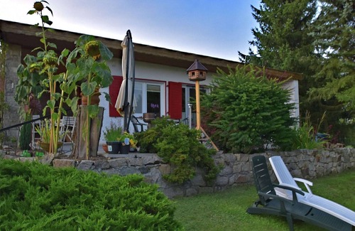 Guentersberge House | Inviting Holiday Home in Güntersberge with Garden & Pet Access