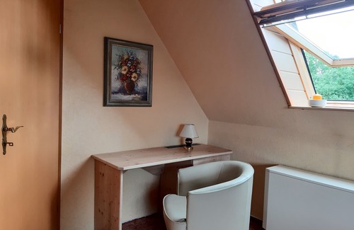 Guelzow House | Idyllic Village Retreat with Pool & Lake Views - Rated 9/10