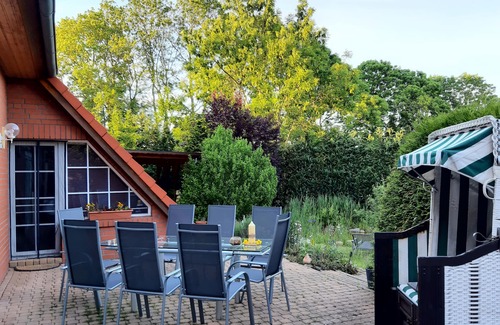 Guelzow House | Idyllic Village Retreat with Pool & Lake Views - Rated 9/10