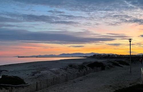 Leucate Apartment | Beachfront Residence with Ocean View & Top Guest Ratings