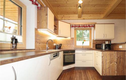 Sankt Peter am Kammersberg House | Peaceful Retreat: Family-Friendly Ferienhaus Awaits