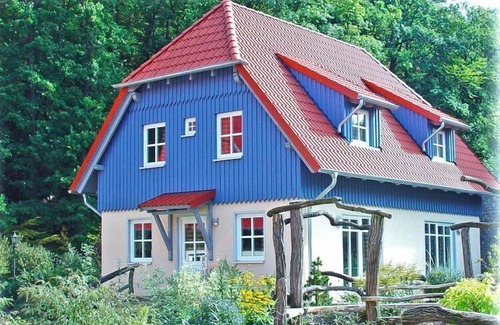 Hasserode House | Inviting Holiday Home in Wernigerode with Shared Pool