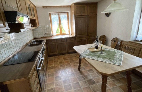 Bad Toelz House | Ideal Ferienhaus in Central Location with Parking for Families