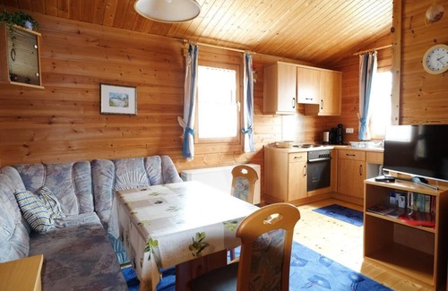 Viechtach House | Pet-Friendly Ferienhaus Jägerpark with Indoor Pool & Wi-Fi