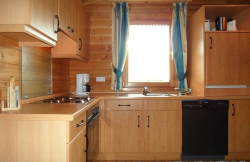 Viechtach House | Pet-Friendly Ferienhaus Jägerpark with Indoor Pool & Wi-Fi