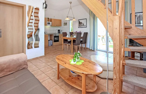 Muritz House | Cozy 1 Bedroom Retreat in Jabel OT Loppin with Lake View