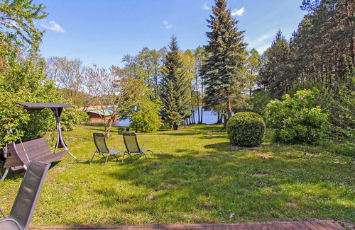 Muritz House | Cozy 1 Bedroom Retreat in Jabel OT Loppin with Lake View