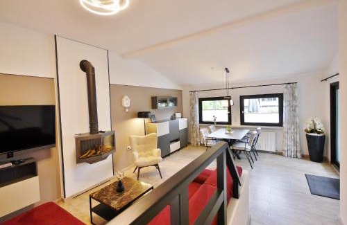 Usseln House | Relaxing Ferienhaus 'Kahle Pön' with Pool & Family Appeal