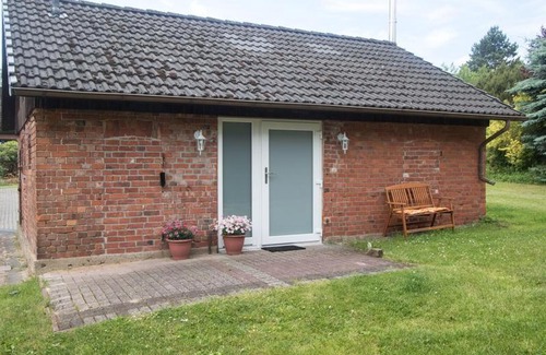 Ollsen House | Pet-Friendly Retreat: Ferienhaus Karl-Heinz Ehlers Awaits