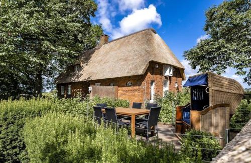 Emmelsbuell-Horsbuell Apartment | Pet-Friendly Getaway at Ferienhaus Katzhörn - Rated 9.7