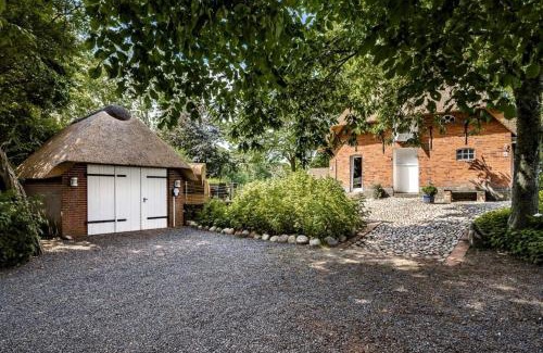 Emmelsbuell-Horsbuell Apartment | Pet-Friendly Getaway at Ferienhaus Katzhörn - Rated 9.7