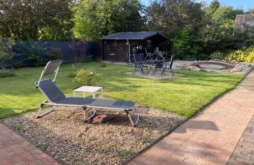Weener House | Cozy Ferienhaus Kleine Auszeit: Pet & Child Friendly Retreat