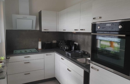 Sallgast House | Discover Ferienhaus Kurio: Family-Friendly Getaway!
